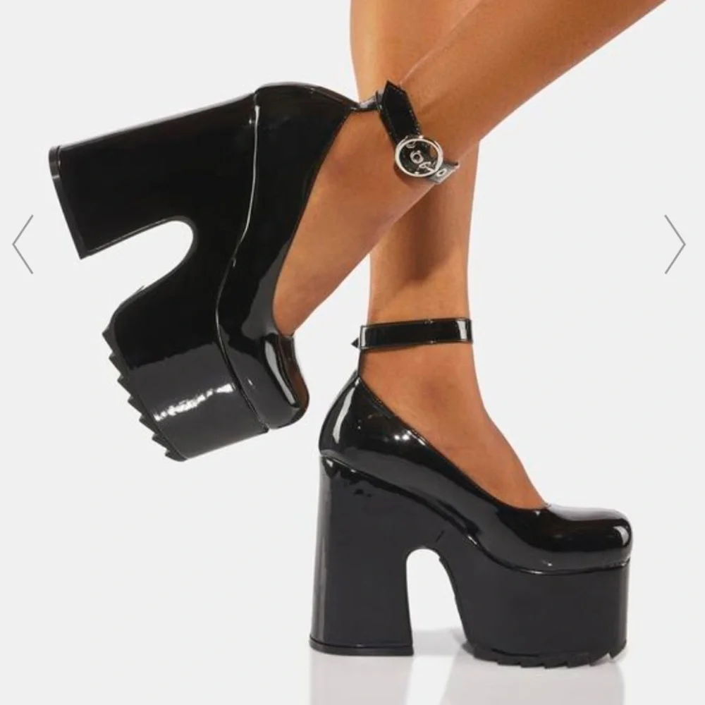Platform Mary Jane Pumps in Black - Women's Platform Heels